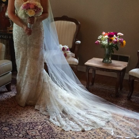 Wedding Dress - Picture 5 of 8